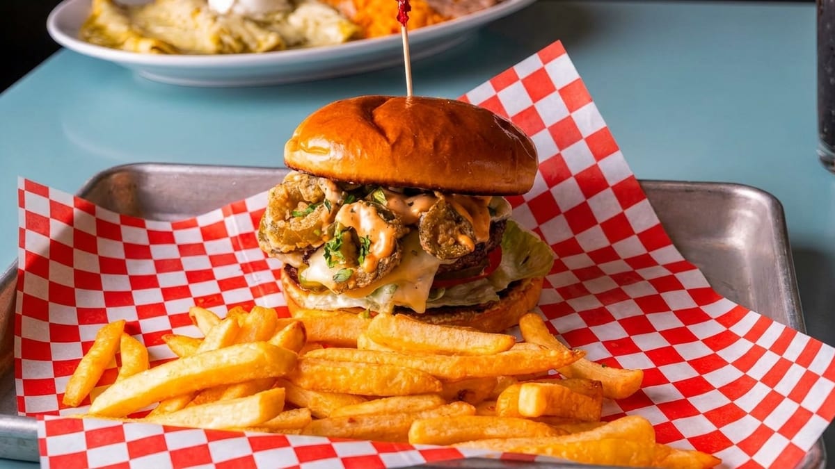 Monday burger + free milkshake